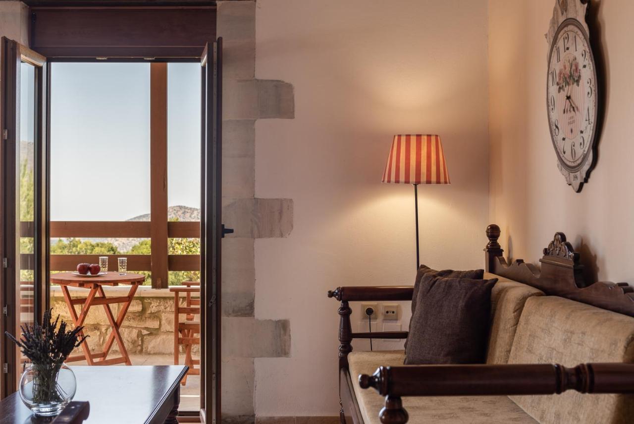 Koules Estate, With Private Pools & Bbq - Embracing Nature, By Thinkvilla Argouli エクステリア 写真