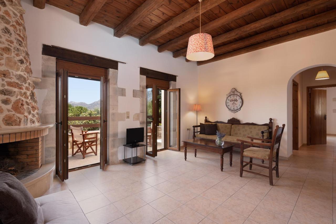 Koules Estate, With Private Pools & Bbq - Embracing Nature, By Thinkvilla Argouli エクステリア 写真