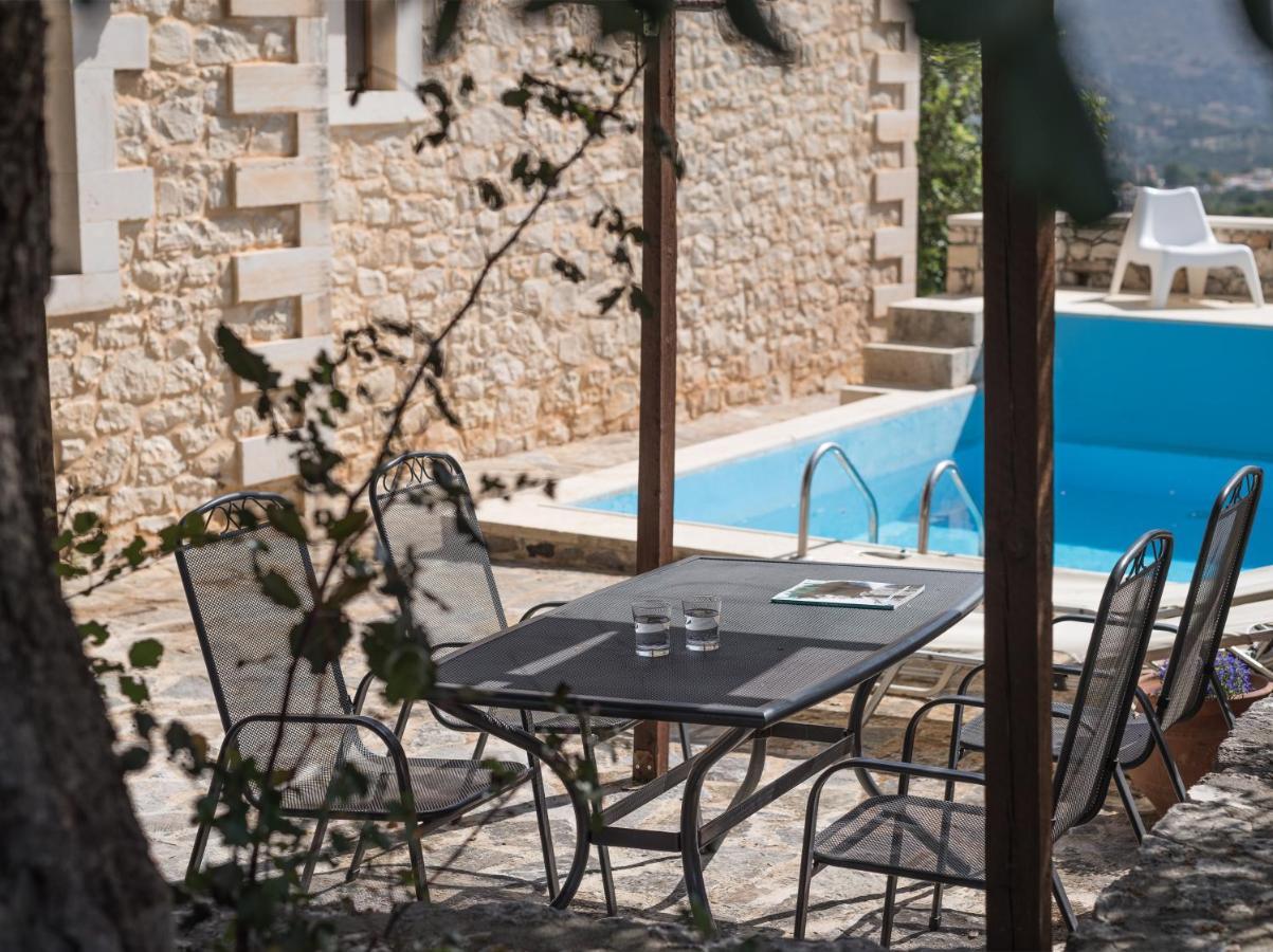 Koules Estate, With Private Pools & Bbq - Embracing Nature, By Thinkvilla Argouli エクステリア 写真
