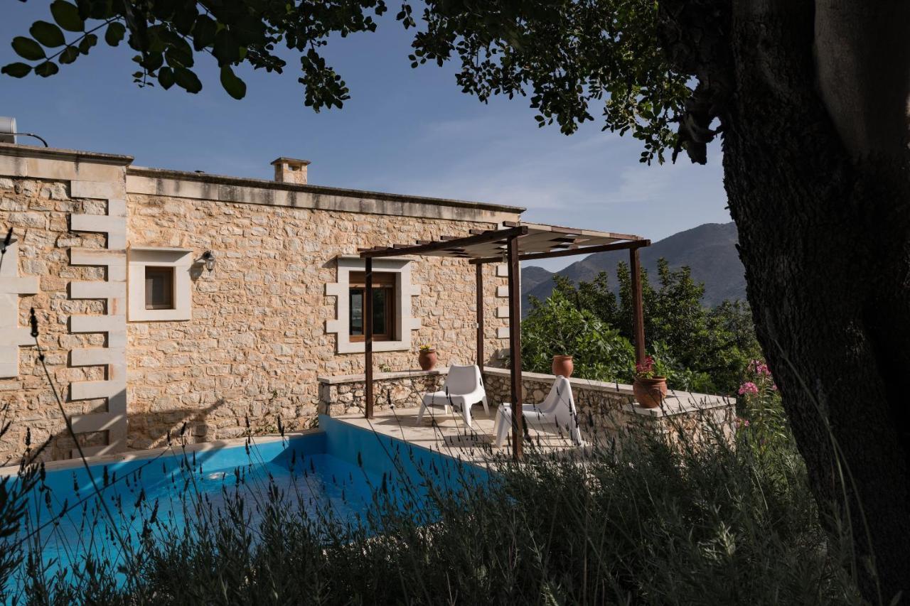Koules Estate, With Private Pools & Bbq - Embracing Nature, By Thinkvilla Argouli エクステリア 写真