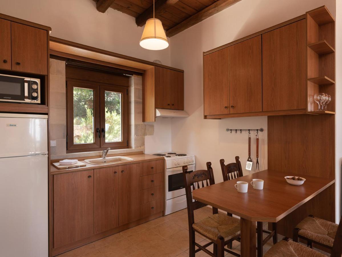 Koules Estate, With Private Pools & Bbq - Embracing Nature, By Thinkvilla Argouli エクステリア 写真