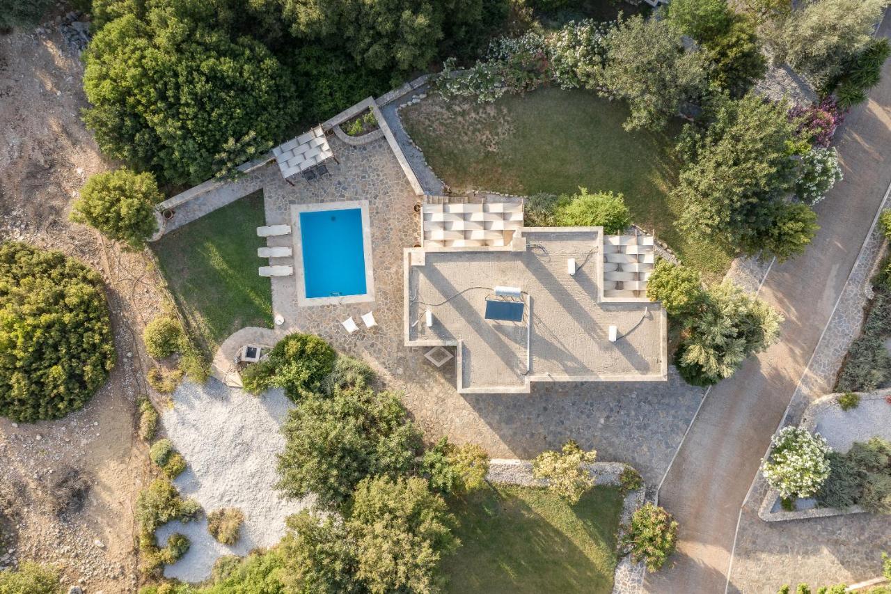 Koules Estate, With Private Pools & Bbq - Embracing Nature, By Thinkvilla Argouli エクステリア 写真