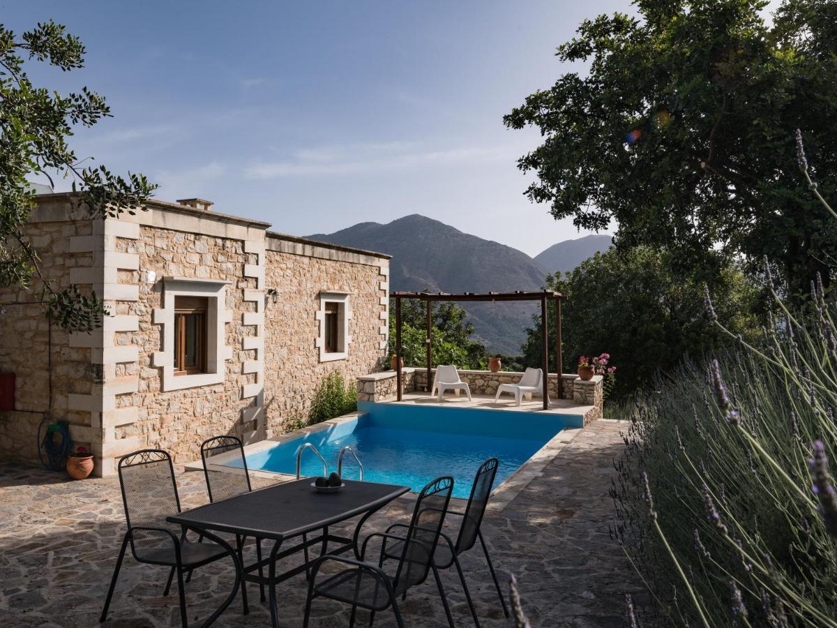 Koules Estate, With Private Pools & Bbq - Embracing Nature, By Thinkvilla Argouli エクステリア 写真