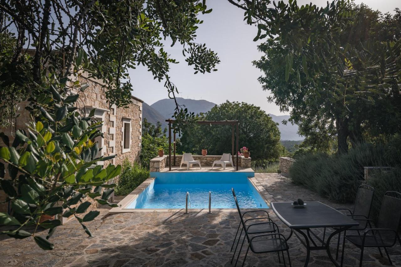 Koules Estate, With Private Pools & Bbq - Embracing Nature, By Thinkvilla Argouli エクステリア 写真