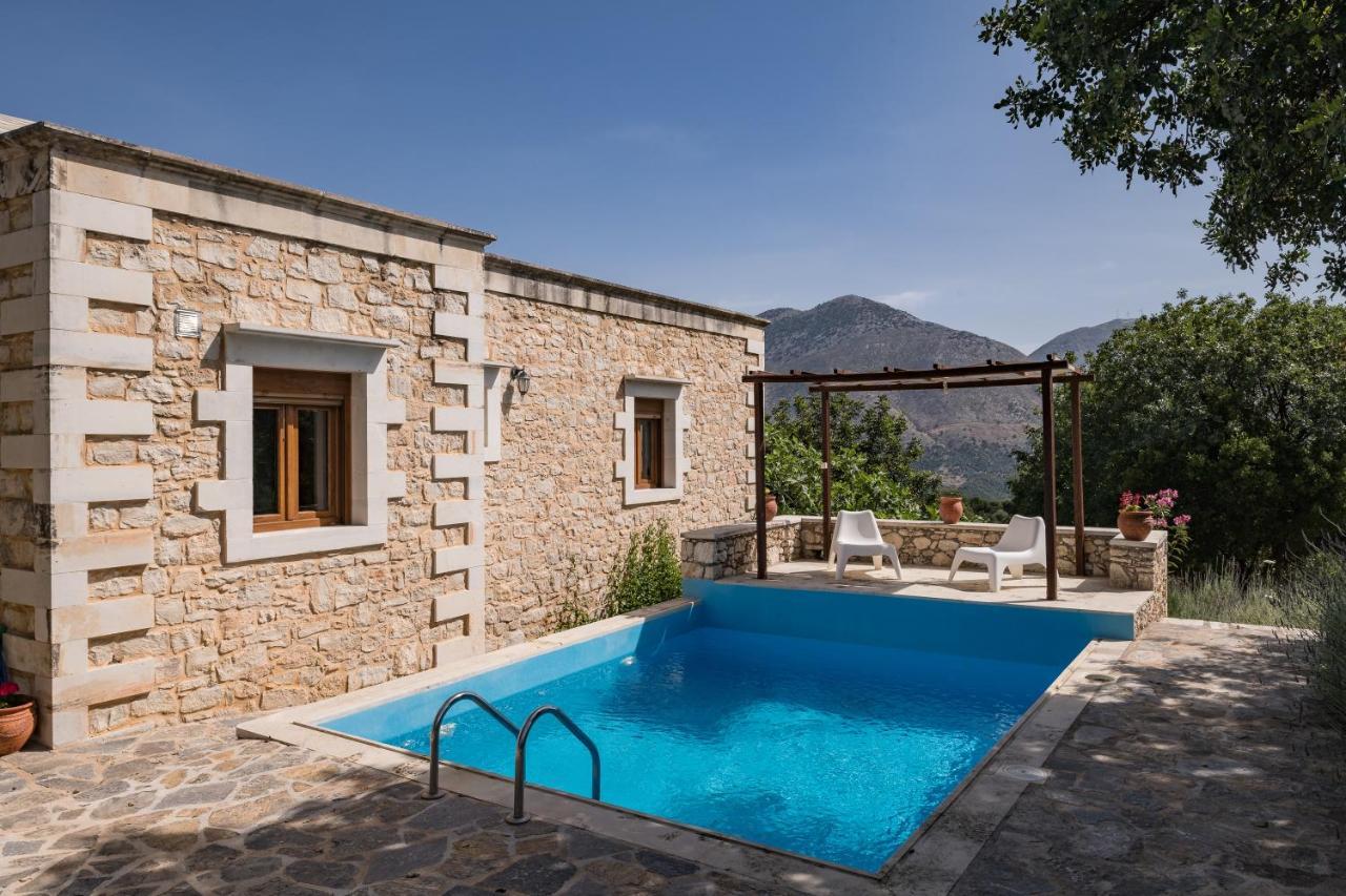 Koules Estate, With Private Pools & Bbq - Embracing Nature, By Thinkvilla Argouli エクステリア 写真