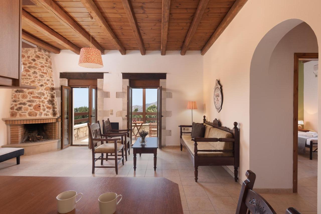 Koules Estate, With Private Pools & Bbq - Embracing Nature, By Thinkvilla Argouli エクステリア 写真
