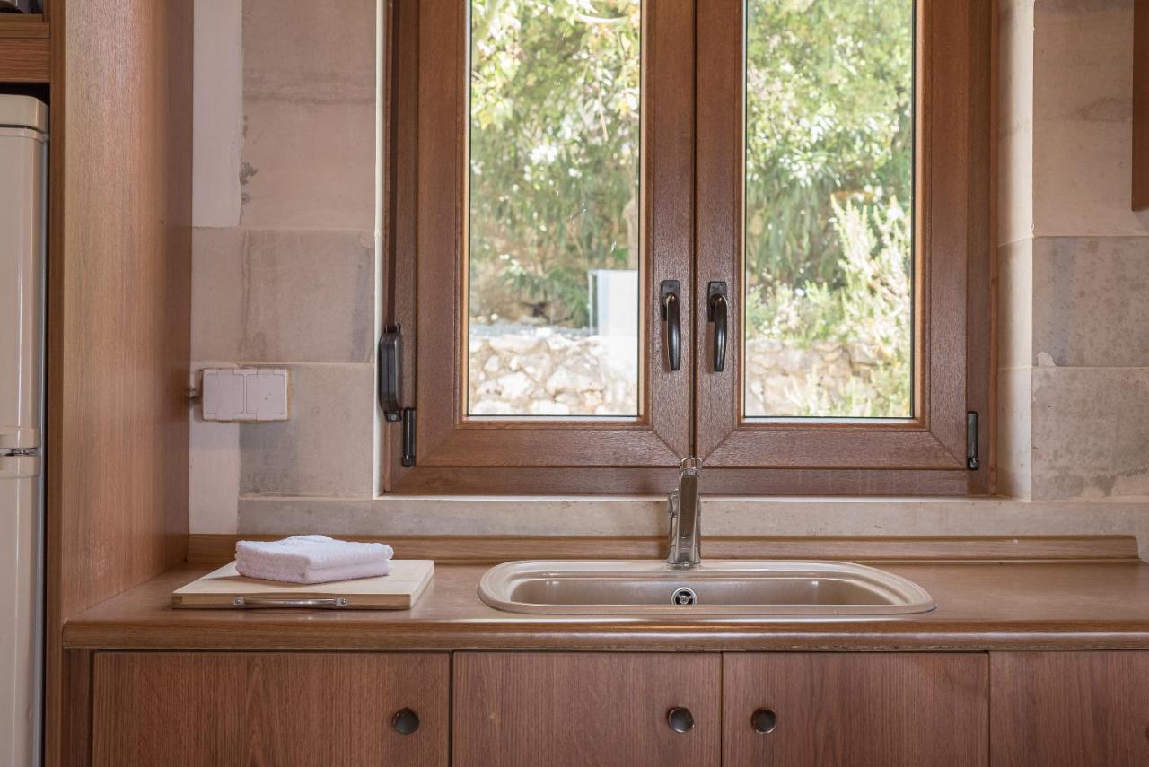 Koules Estate, With Private Pools & Bbq - Embracing Nature, By Thinkvilla Argouli エクステリア 写真