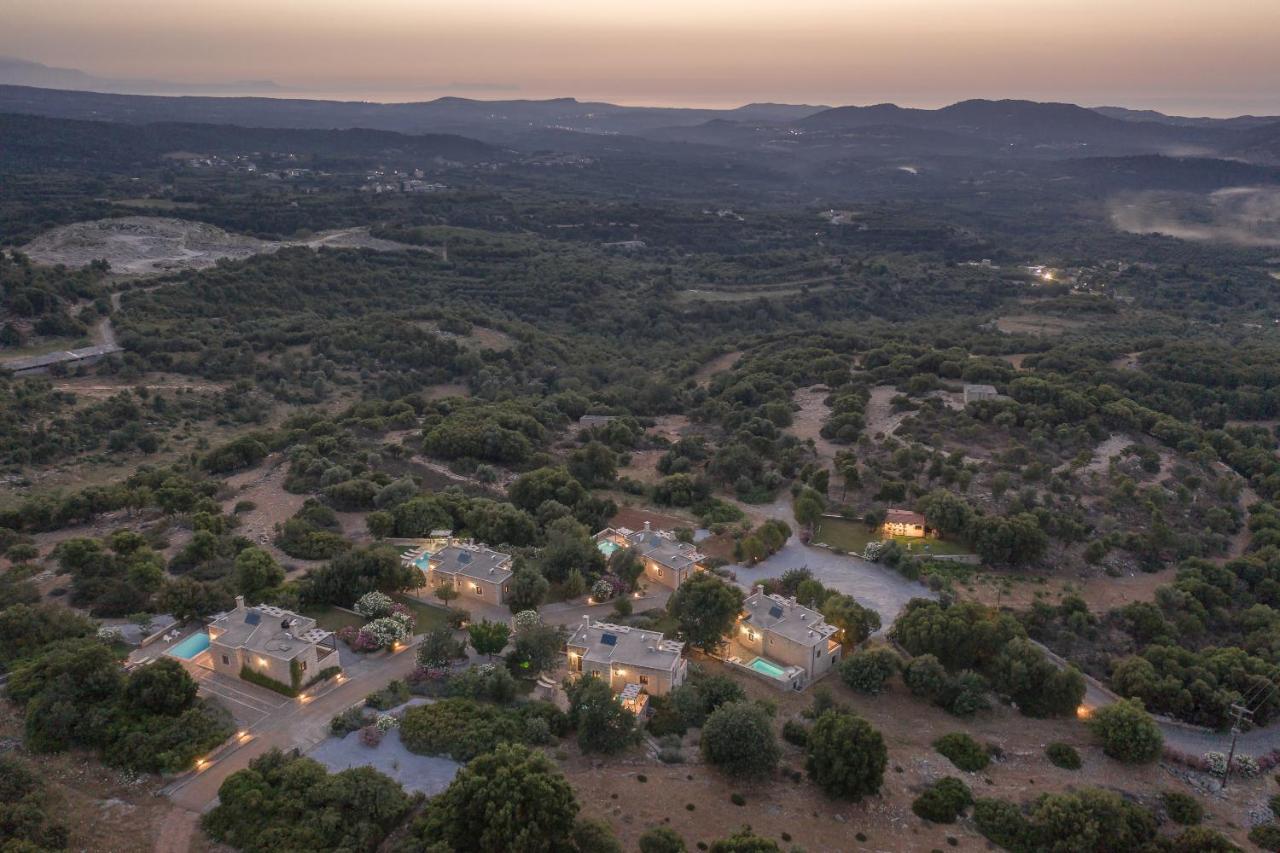 Koules Estate, With Private Pools & Bbq - Embracing Nature, By Thinkvilla Argouli エクステリア 写真