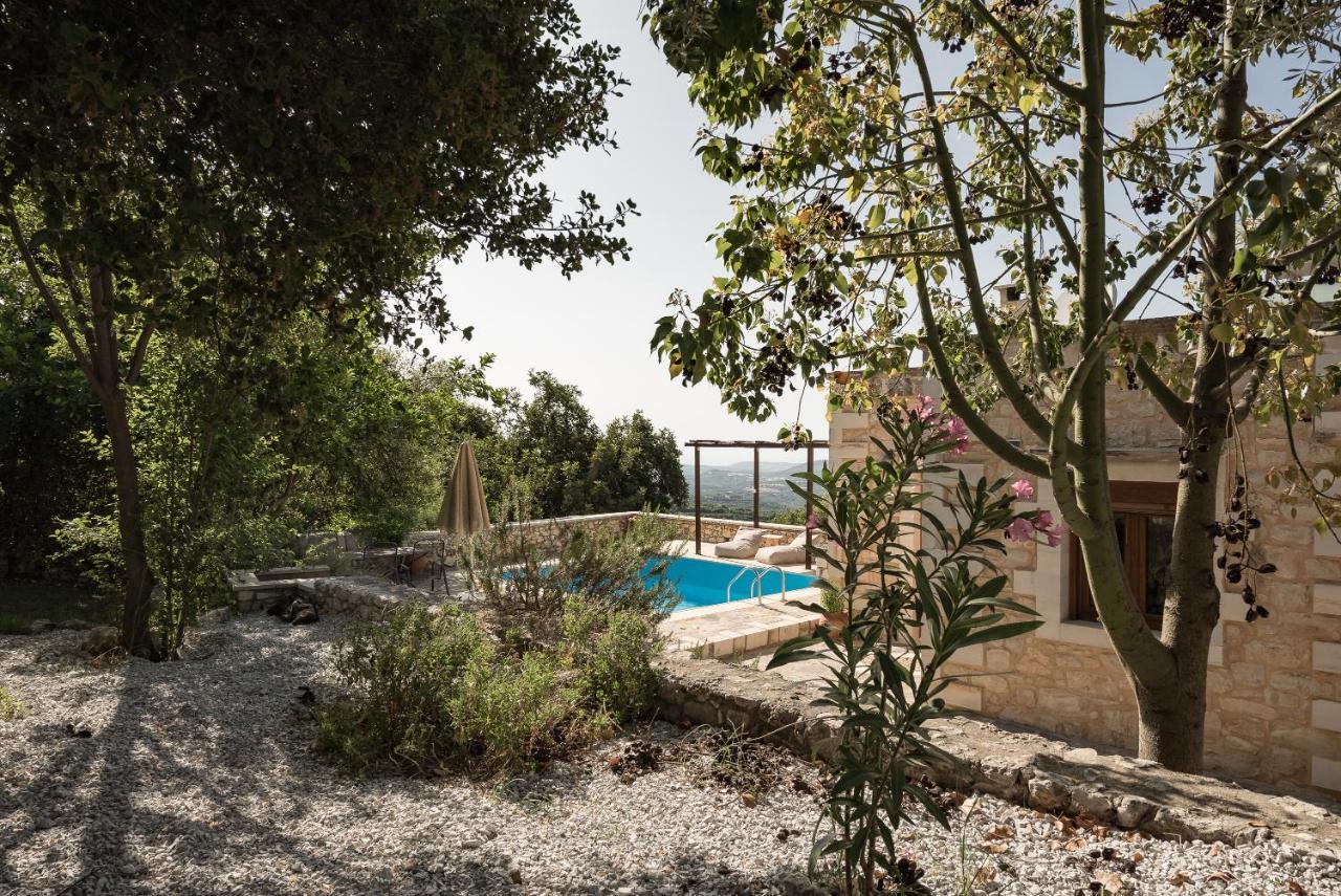 Koules Estate, With Private Pools & Bbq - Embracing Nature, By Thinkvilla Argouli エクステリア 写真