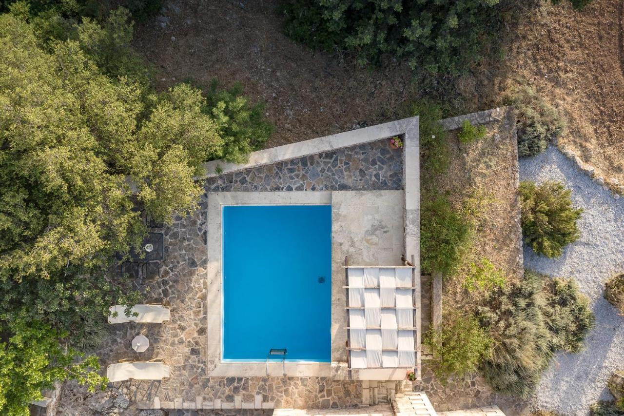 Koules Estate, With Private Pools & Bbq - Embracing Nature, By Thinkvilla Argouli エクステリア 写真