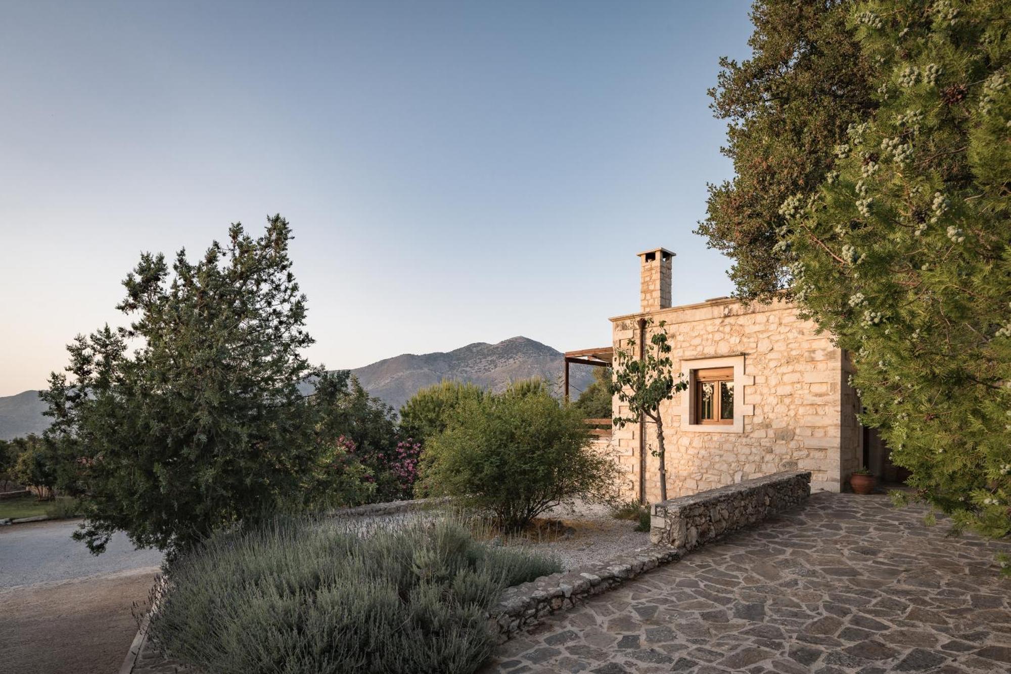 Koules Estate, With Private Pools & Bbq - Embracing Nature, By Thinkvilla Argouli 部屋 写真
